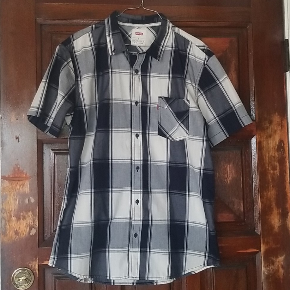 Short sleeve plaid shirt